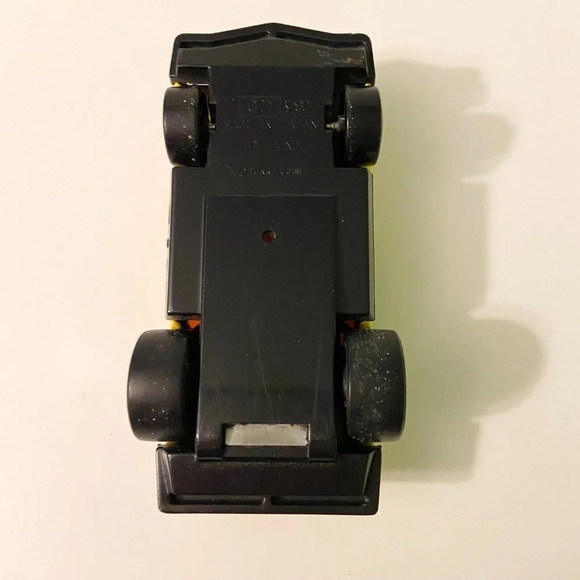 Vintage  Tonka Clutch Poppers Chevrolet Laguna 5 Inch Yellow Car - Picture 6 of 11